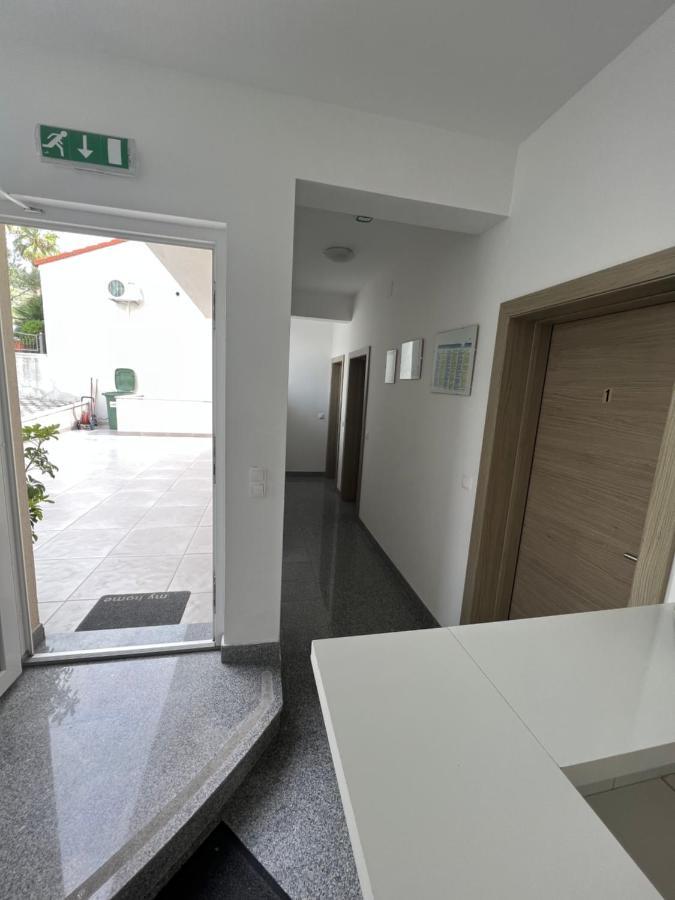 Apartments King Подстрана Екстериор снимка