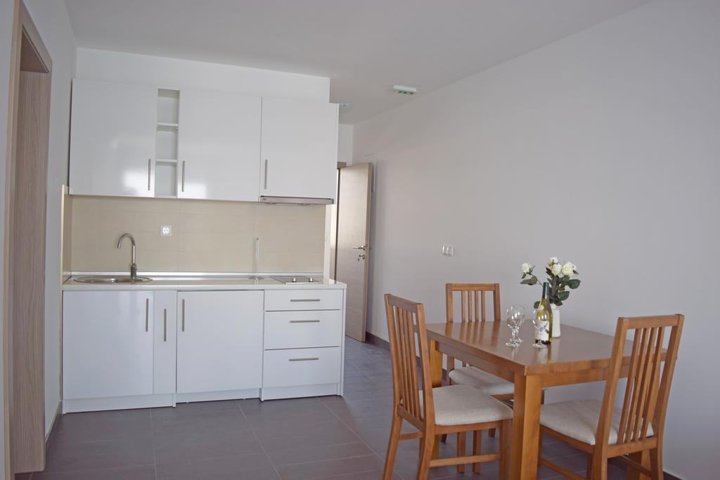 Apartments King Подстрана Екстериор снимка